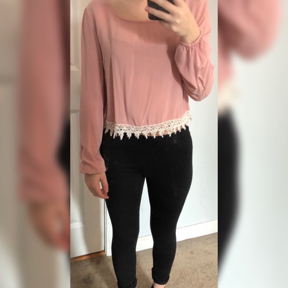 Cropped pink sweater